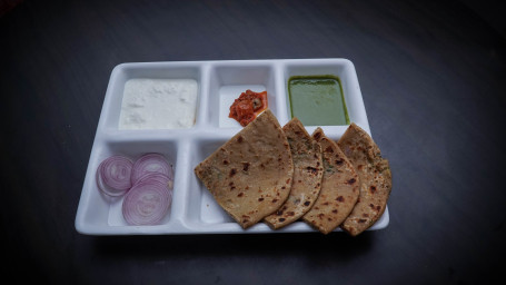 Pyaz Parantha (1 Pc Paratha Served With Curd And Pickel).