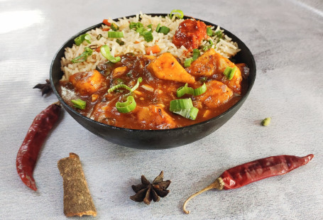 Chilli Paneer Gravy With Fried Rice Noodles