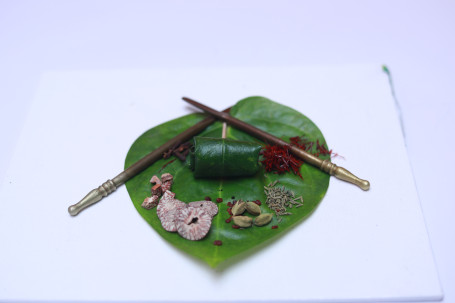 Special Saada Paan (Dark Green Sofia Betel Leaf)