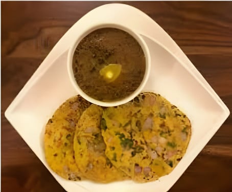 Dal Makhani 2 Missi Roti Halwa