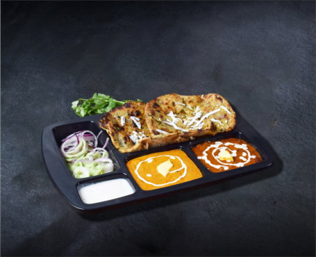 Gobhi Chur Chur Naan Platter