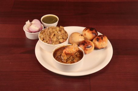 Baati Plain 4 Pcs Desi Chicken Aloo Bagan Chokha Hari Chutney Bhrwa Achar Vinegar Onion