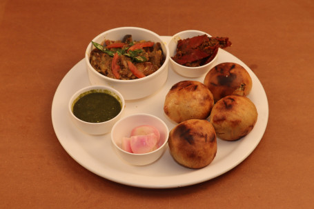 Sattu Baati 4 Pcs Chokha Salad Bharwa Achar Chutney