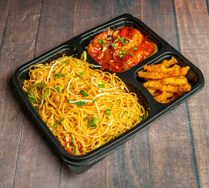 Hakka Noodles Fries Veg Momos (5 Pcs)