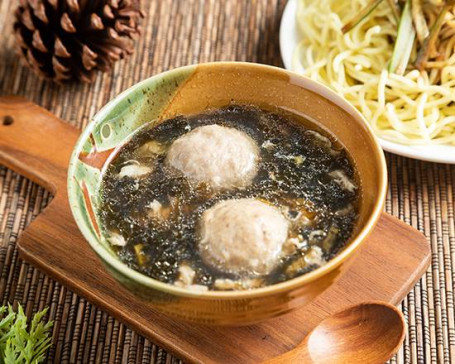 紫菜蛋花貢丸湯 Egg Drop Soup With Meatball And Seaweed