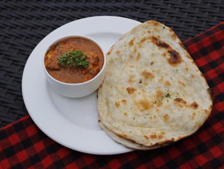 Egg Curry 2 Naan