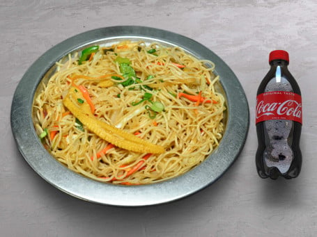 Veg Hakka Noodles (Full) Coke 250 Ml Pet Bottle