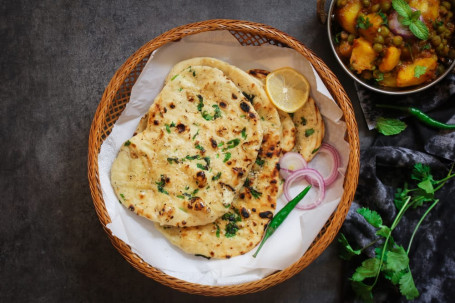 Stuffed Aloo Naan (2 Pcs)