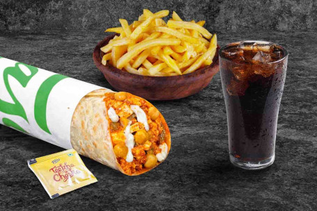 (1 Porciones) Chole Paneer Wrap Fries Thums Up Meal