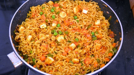 Vegetable Paneer Masala Maggi With Butter