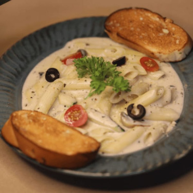 Alfredo Parmesan Non-Veg Pasta