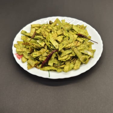 Aalu Palak Chips [200 Gm]