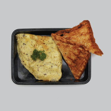 Masala Omelet With Brown Bread