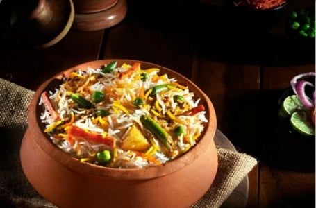 Paneer Hyderabadi Dum Biryani (Serves 1 2)