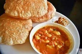 Puri Bhaji (4 Pcs) With Gravy