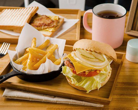 美式培根牛肉起司漢堡套餐 American Bacon And Beef Burger Set With Cheese