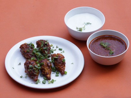 Veg Momos Garlic Red Hot Sauce