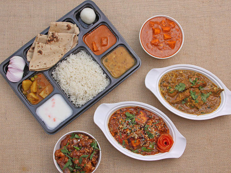 Chicken Gharghuti Thali