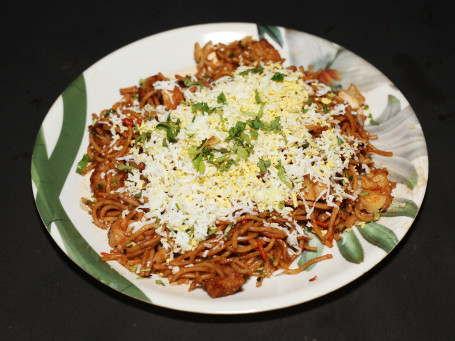 Chicken Noodles With Boiled Egg Crush