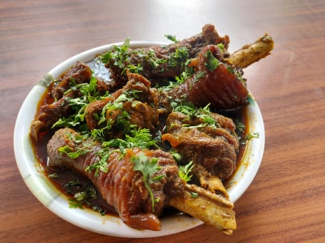 Special Gavrani Chicken Handi( Cooked On Chulha)