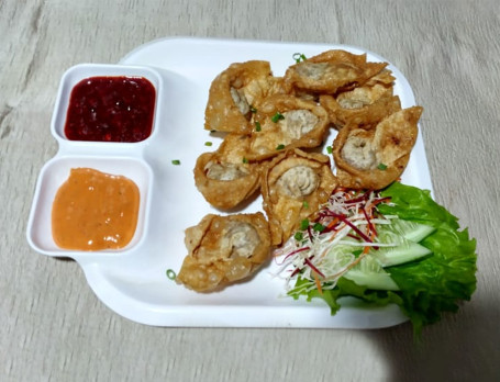 Veg Tandoori Momos(Serves1)(Served With Chutney)