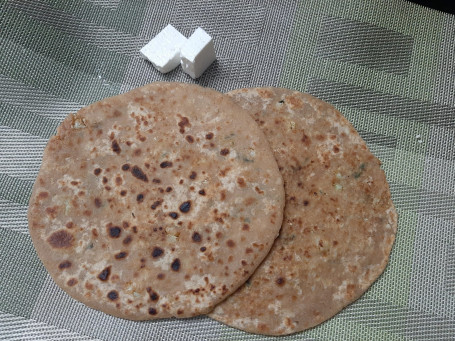 Paneer Chilly Paratha (2Nos)