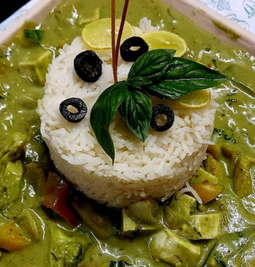 Green Thai Curry With Rice (Not Available In Jain)