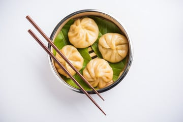 Veggie Steamed Momos (6 Pcs)