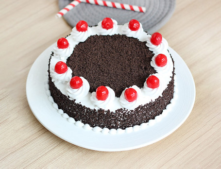 Chocolate Black Forest Cake (Half Kg)