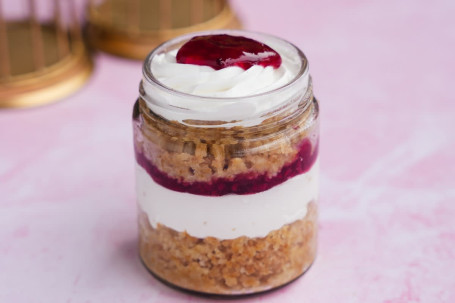 Eggless Raspberry Cake Jar