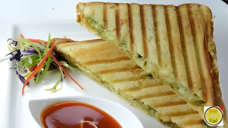 Choice Of Sendwich (Masala/Vegitable)