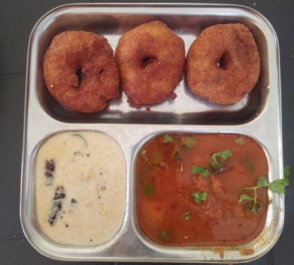 Mendu Vada Sambhar [3 Pice]