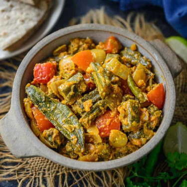 Bhindi Do Pyaaza With 8 Tawa Butter Roti