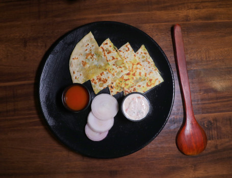 Aalu Paratha (2 Pc +Curd