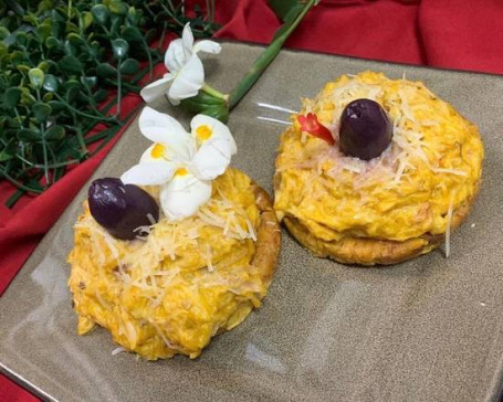 Patacones Aji De Gallina