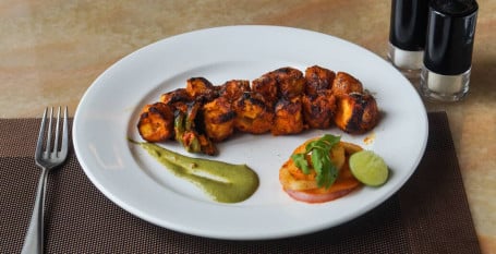 Surkh Lal Tandoori Aloo