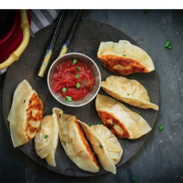 Pork Pan-Fried Momos (6 Pieces)