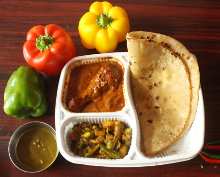 Aloo Paratha With Chicken Curry