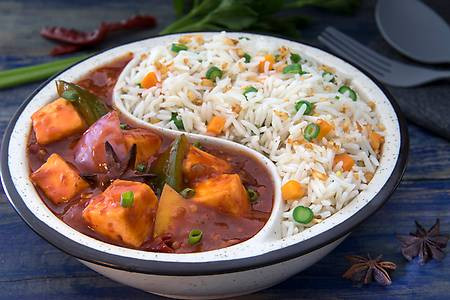 Fried Rice With Chilly Paneer Gravy