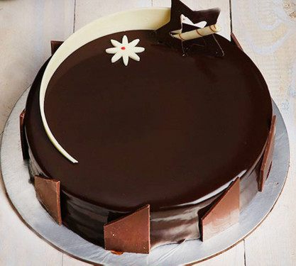 Chocolate Crown Cake [1/2 Kg]