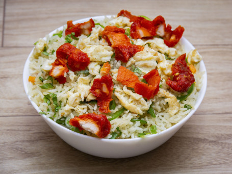 Chicken Fried Rice(With Egg) (Serves With Raita And Salan)