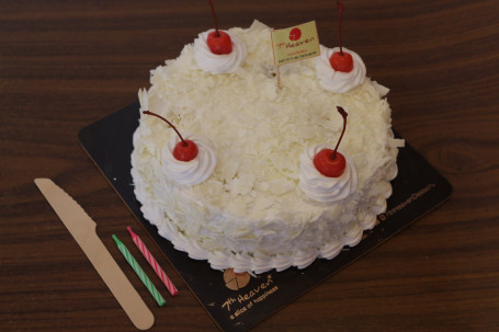 White Forest Pastry Cake