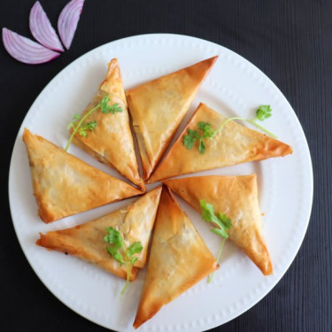 Onion Samosa [3Pieces]