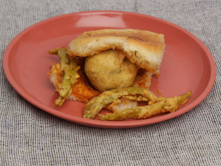 Oil Fried Vada Pav