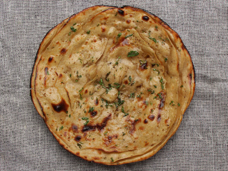 Plain Lachedaar Paratha