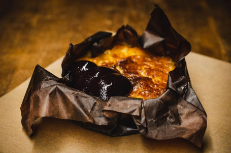 Tarta De Mato Y Grosellas Rojas