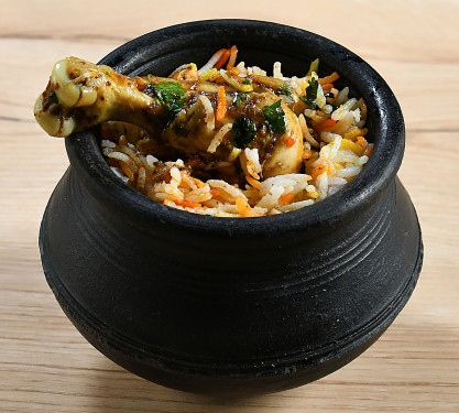 Chicken Matka Biryani (Serves 2 To 3 Person)