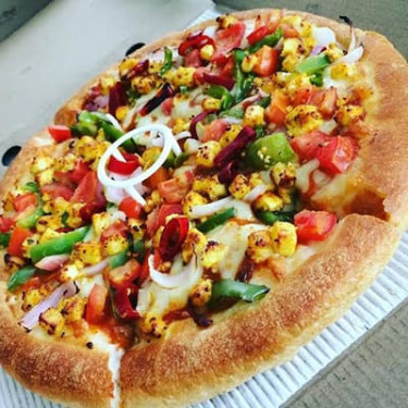 Tandoori Paneer Pizza Onion, Capsicum, Olives, Jalapenos, Cheese, Paneer)