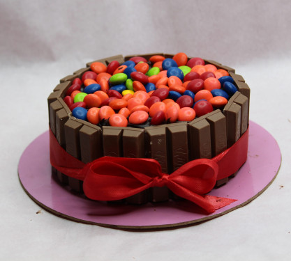 Premium Full Kitkat Chocolate Cake