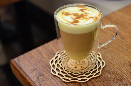 Hot Saffron Spanish Latte